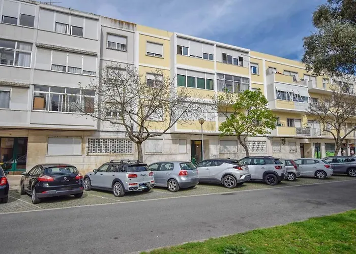 Cozy And Sunny Family דירה ליסבון