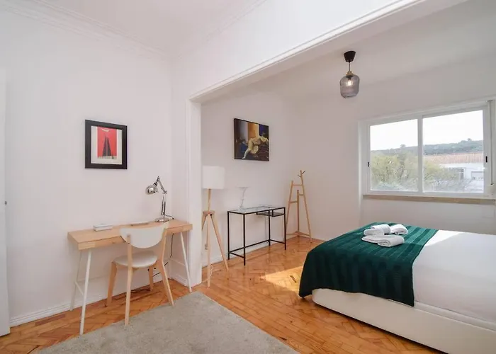 Cozy And Sunny Family *